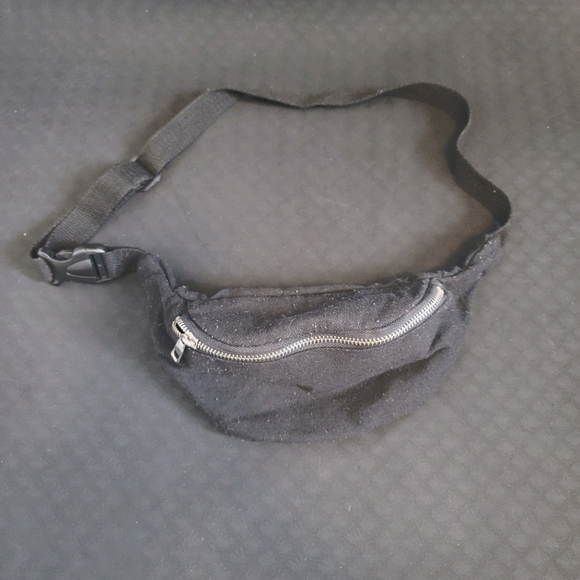 Pouch - Picture 2 of 5
